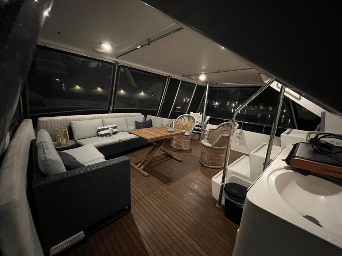 Navi Yacht A Sete, 2 A 8 Couchages, Privatif Botel