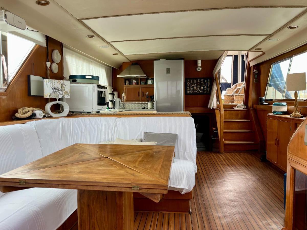 Botel Navi Yacht A Sete, 2 A 8 Couchages, Privatif Sète