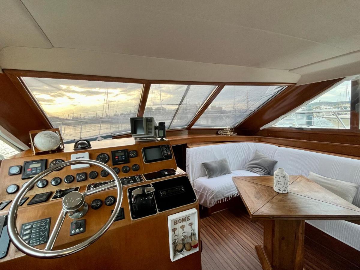 Navi Yacht A Sete, 2 A 8 Couchages, Privatif Botel *