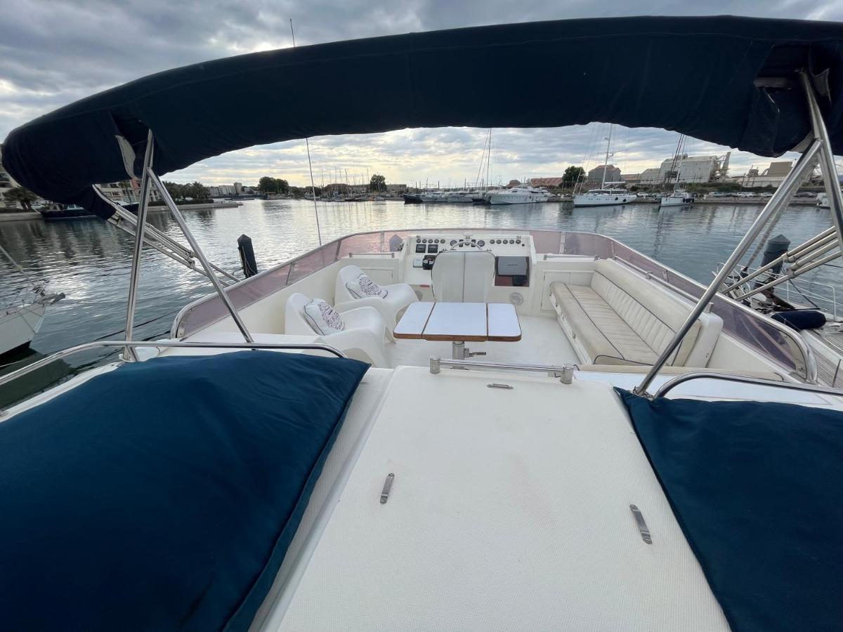 Botel Navi Yacht A Sete, 2 A 8 Couchages, Privatif