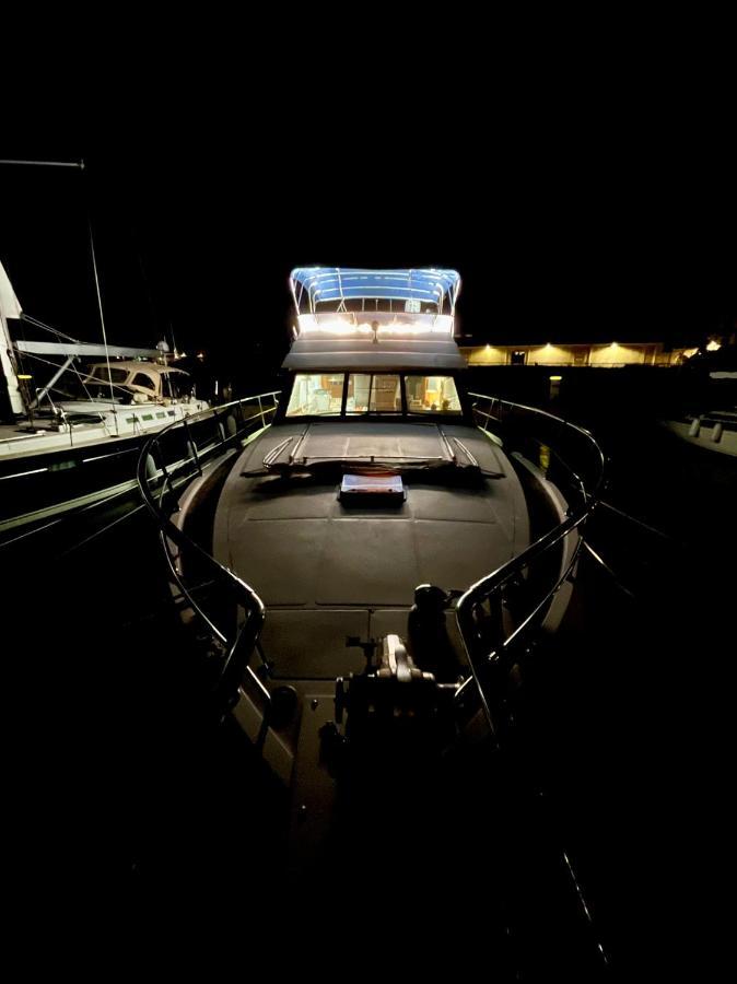 Botel Navi Yacht A Sete, 2 A 8 Couchages, Privatif Sete