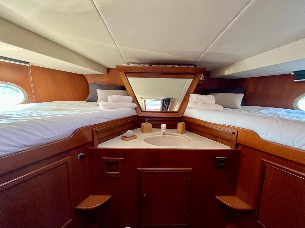 Navi Yacht A Sete, 2 A 8 Couchages, Privatif Botel