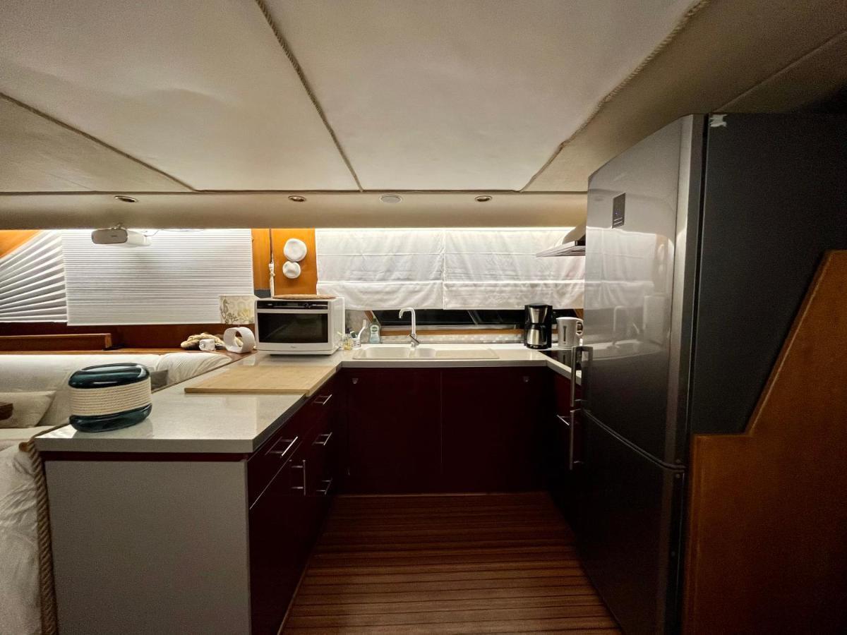 Botel Navi Yacht A Sete, 2 A 8 Couchages, Privatif