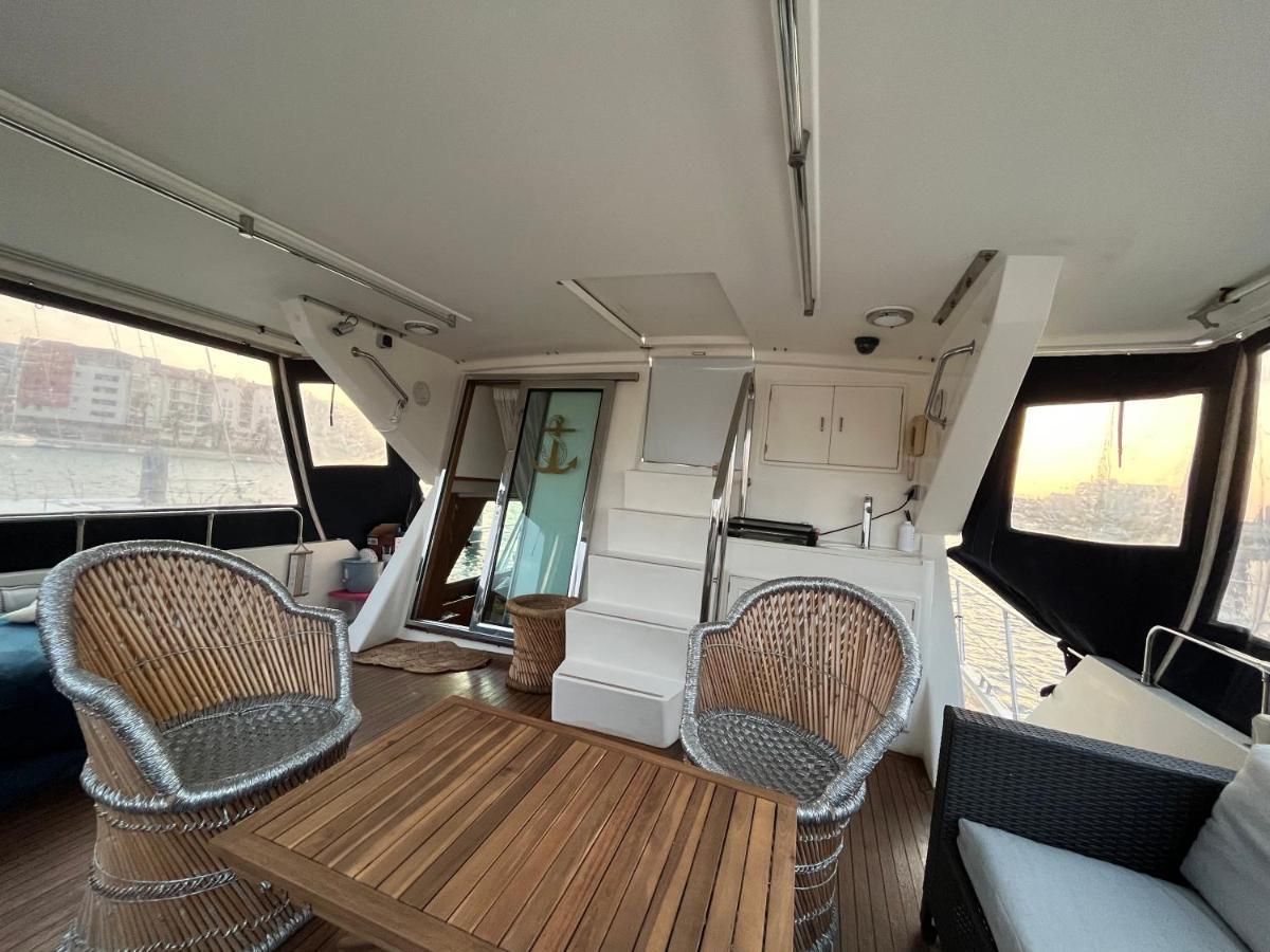 Navi Yacht A Sete, 2 A 8 Couchages, Privatif * Sète