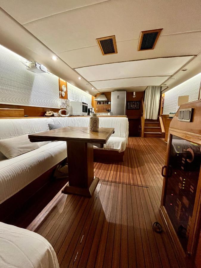 Botel Navi Yacht A Sete, 2 A 8 Couchages, Privatif *